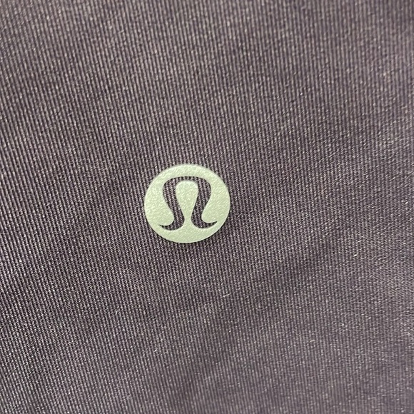 Lululemon Athletica Sleek Essentials Jacket in Boysenberry Size 10 - Picture 11 of 13